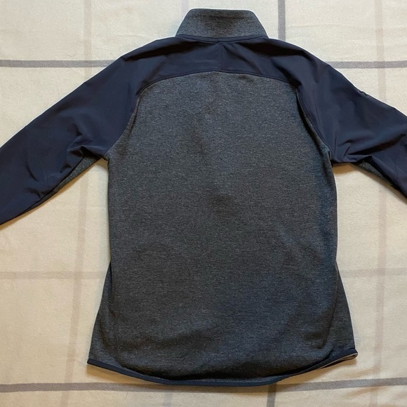 Under Armour Women's Graphite Gray Hybrid Quarter Zip Pullover. Size Medium - Picture 3 of 11